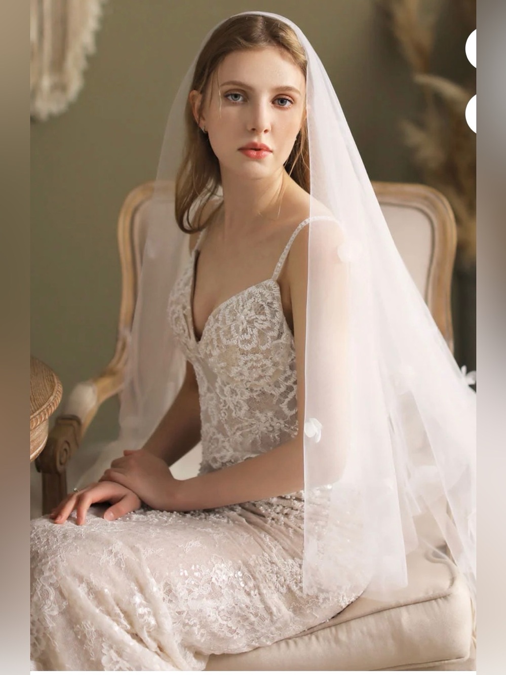CLASSIC IVORY TWO-TIER FLOWERS TULLE CUT EDGE WEDDING VEILS